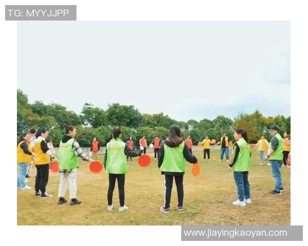 深圳飞盘队在全国飞盘速度排行榜中荣获第六名展现出强劲实力与团队合作精神